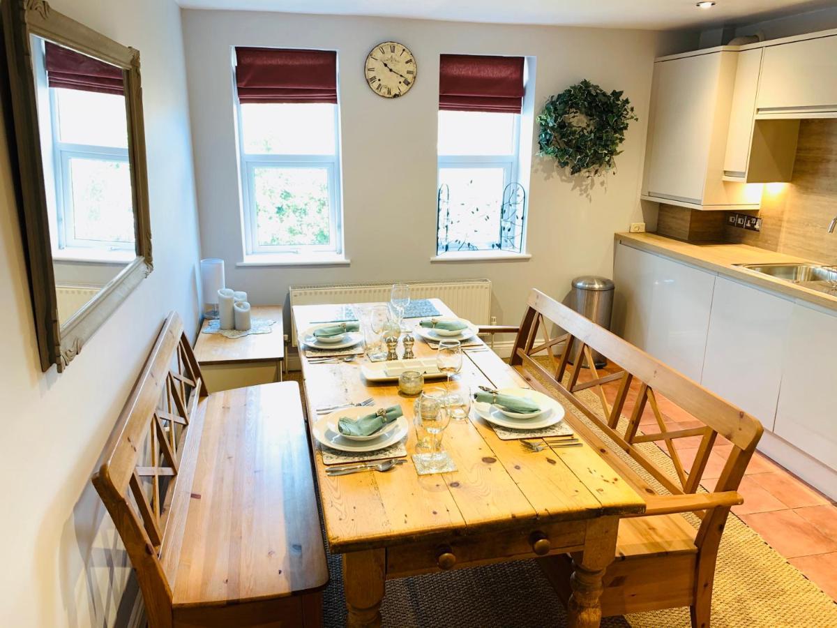 Spacious 2 Bed Apartment With Off Street Parking Bath Exteriér fotografie