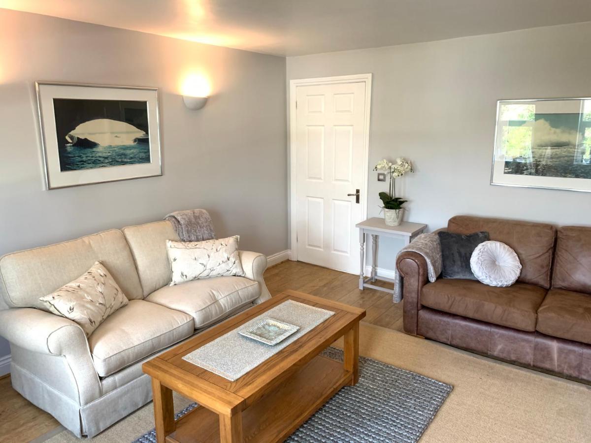 Spacious 2 Bed Apartment With Off Street Parking Bath Exteriér fotografie